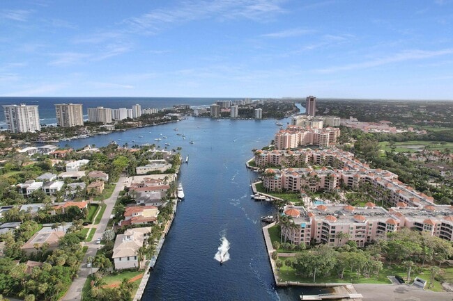 Building Photo - 155 E Boca Raton Rd