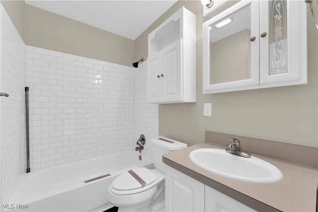 Building Photo - 18804 Rockland Ave