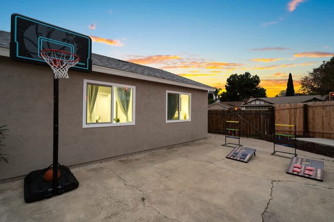 Building Photo - 9827 San Diego St