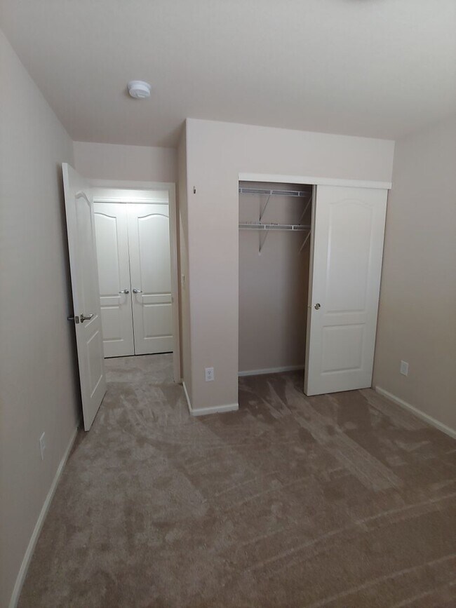 Building Photo - Delightful 3BD/2BA Townhome in Erie