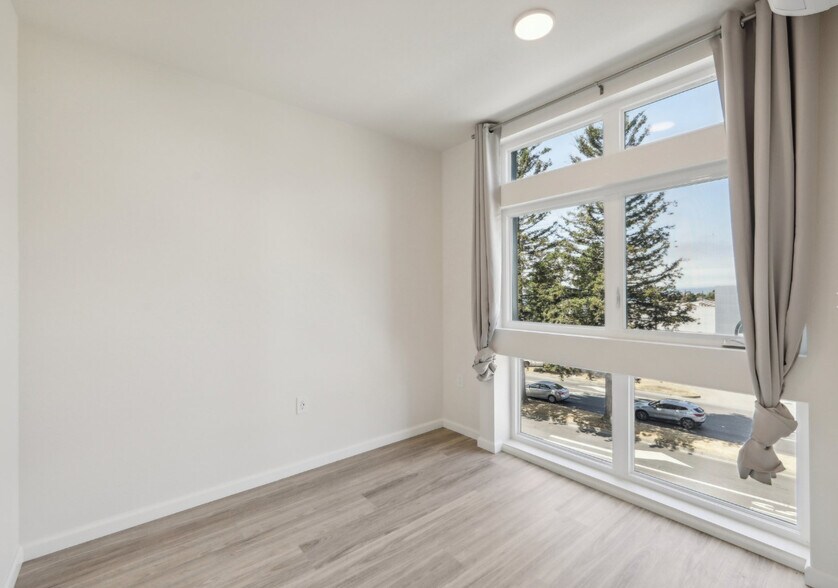 Building Photo - TheShattuck