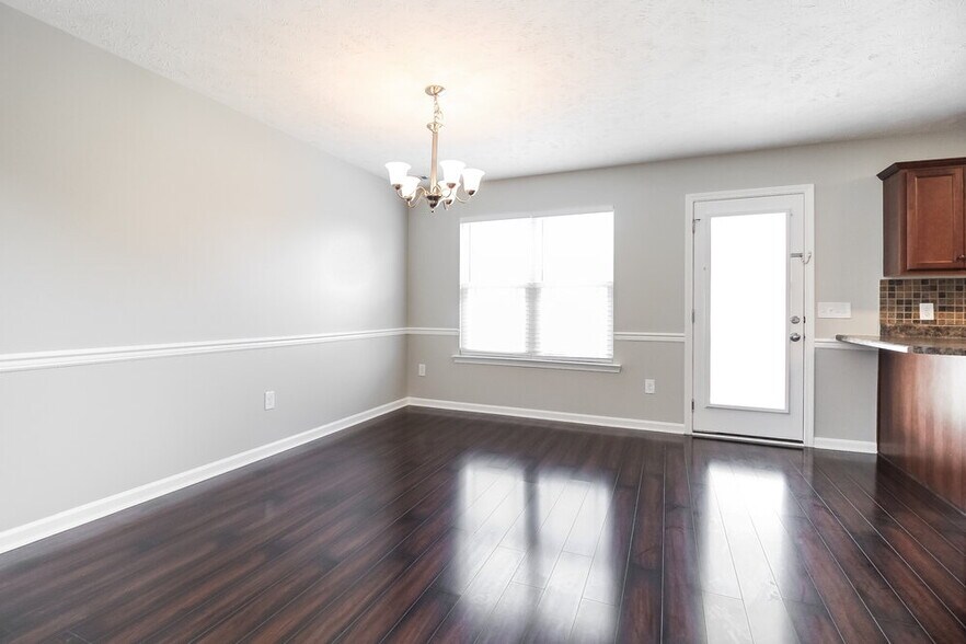 Building Photo - 2805 Painted Pony Dr