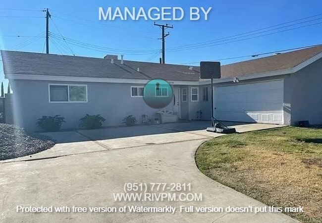 Building Photo - Great commuter location!