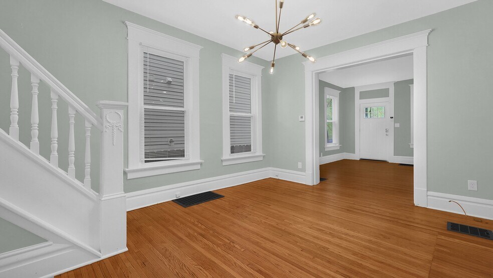 Building Photo - 739 Wilson Ave