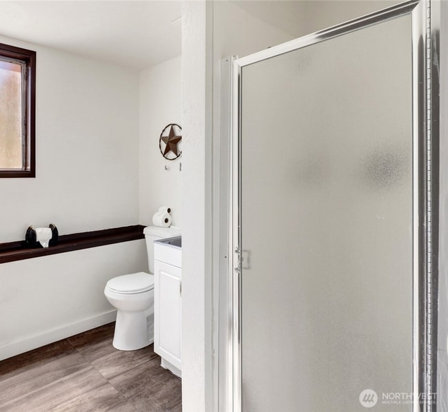 Building Photo - Spacious 4 Bedroom, 2 Bathroom Home
