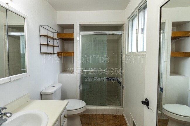 Building Photo - 1312 Roger Cir