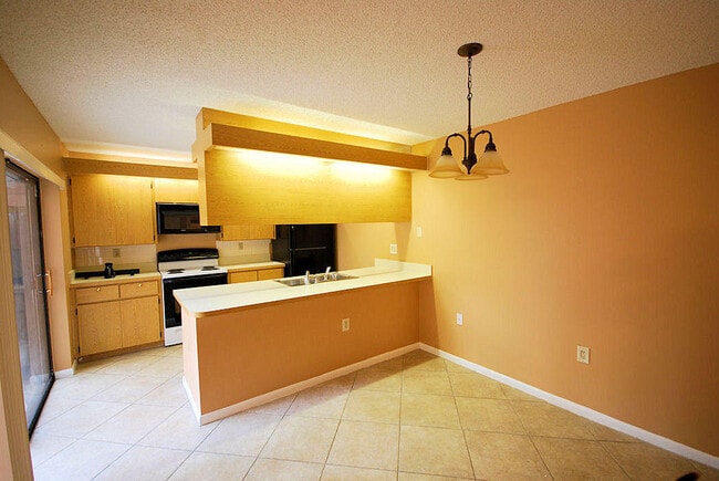 Building Photo - 582 Green Springs Pl