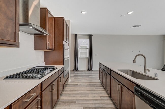 Building Photo - AMAZING 2 Story, 5 Bedroom Home in Gated community!