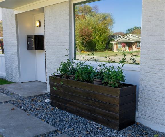 Building Photo - 727 Gaylewood Dr