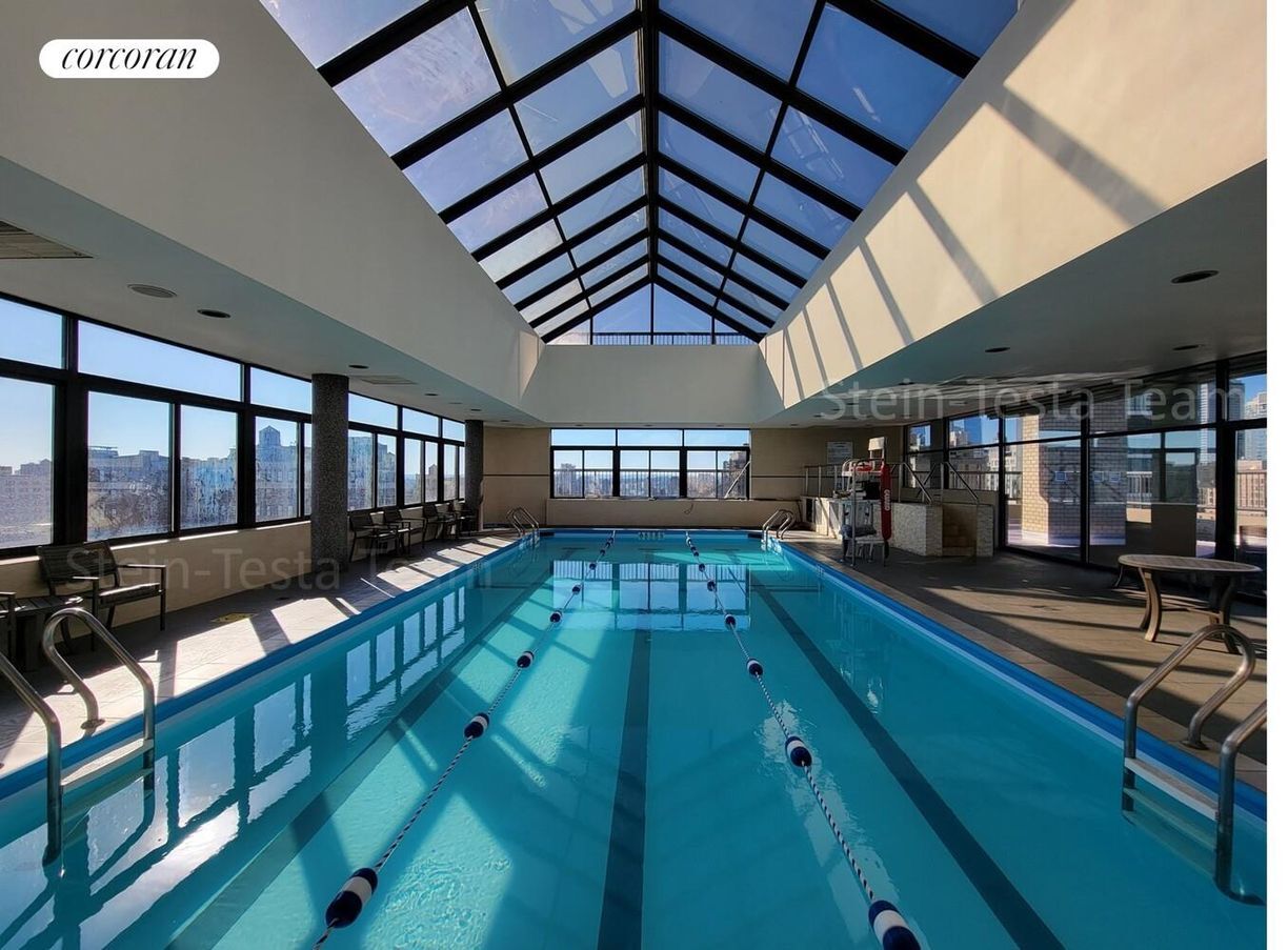 Building Photo - 280 Park Ave S