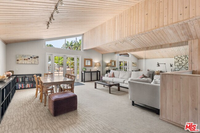 Building Photo - 26666 Seagull Way