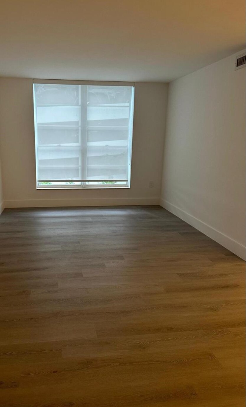 Building Photo - 210 SW 11th St