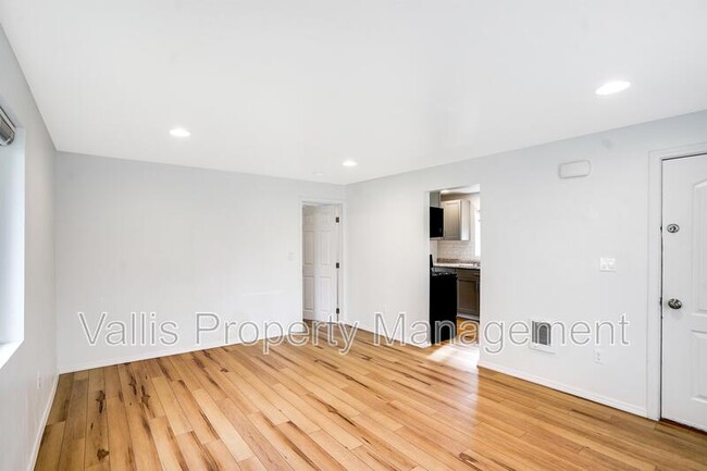 Building Photo - 1130 14th St NE