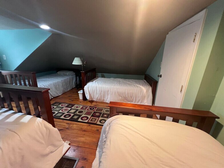 Building Photo - 78 Long Island Rd