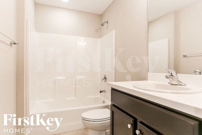 Building Photo - 4502 SW Yamada Dr