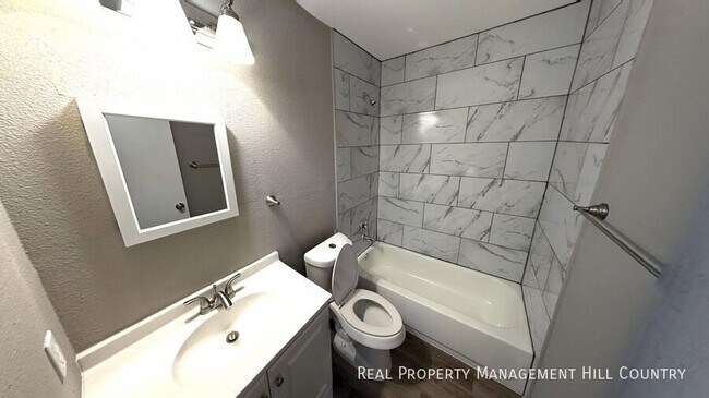 Building Photo - 9831 Sunset Pl