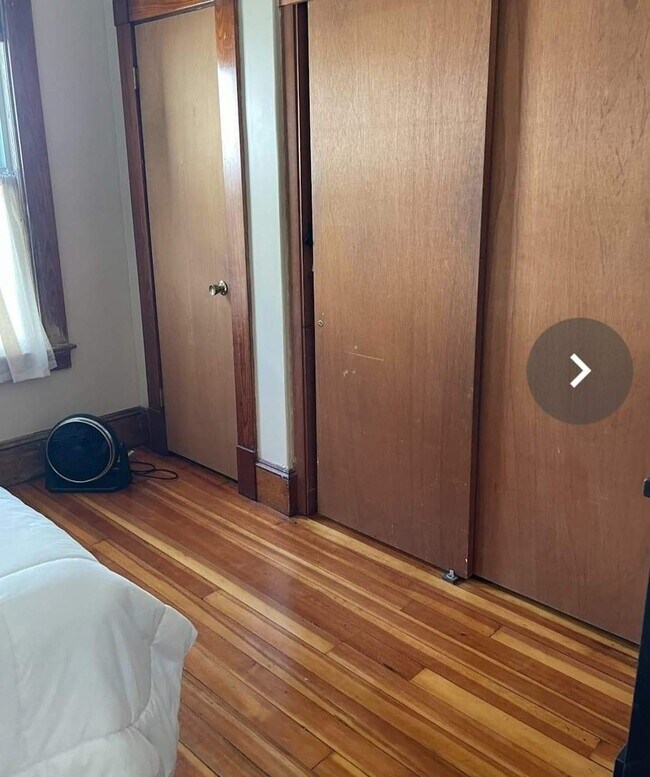 Building Photo - 14 Bardwell St