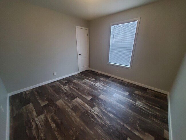 Building Photo - 13 Parakeet Hill Dr