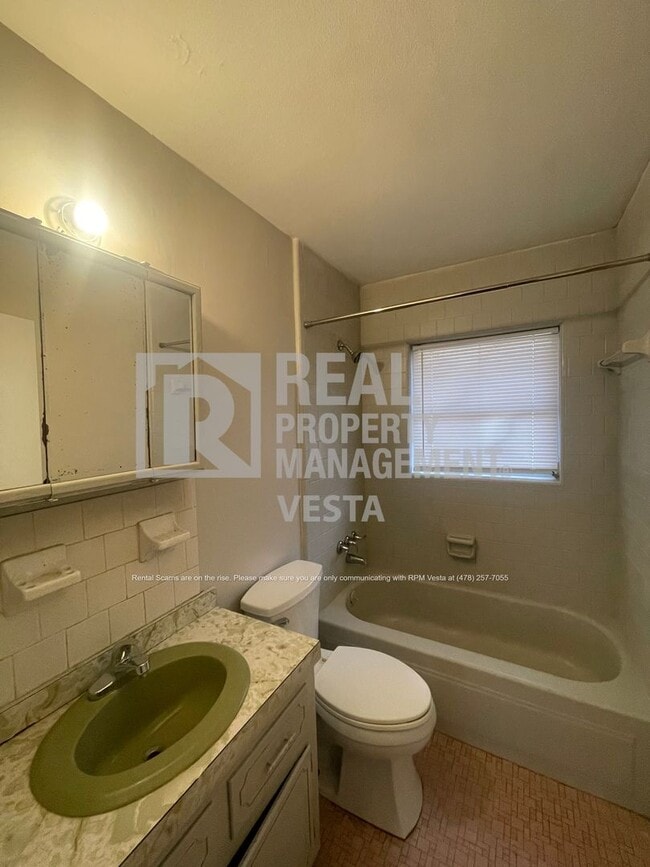 Building Photo - 4342 Pinedale Dr