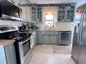 Building Photo - St Louis Park Single Family Home, Large Yard, 1 Car Garage, 3 Season Porch, W/D