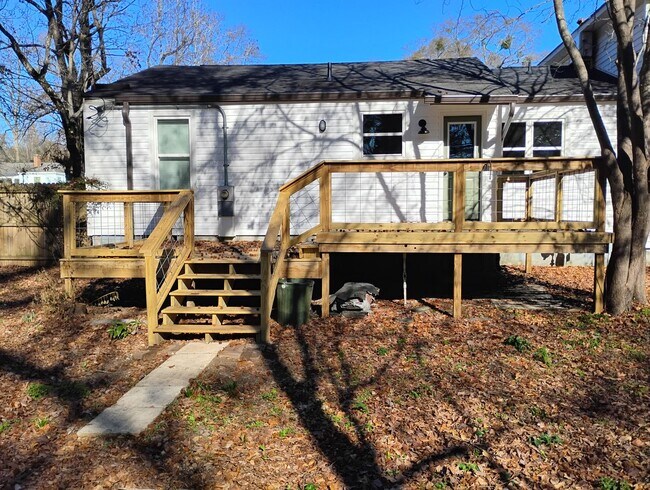 Building Photo - Short-Term Luxury Living in Tuscaloosa