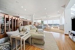 Building Photo - 62 Oceanside Dr