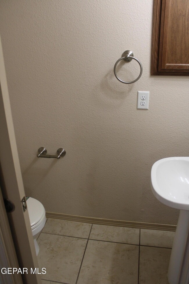 Building Photo - 2416 Escape Point St