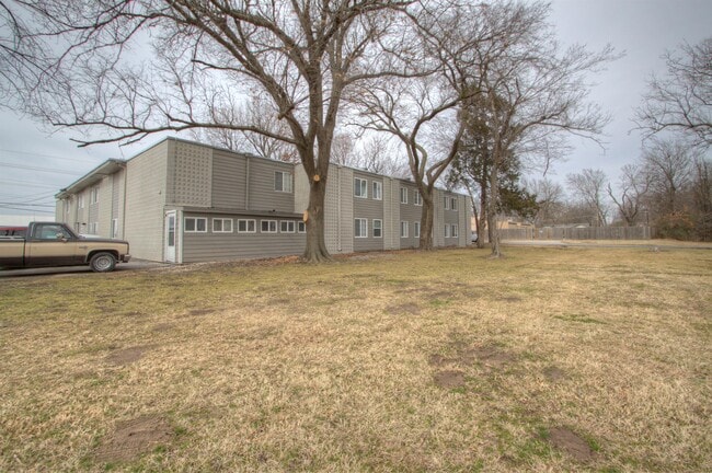 Building Photo - 109 S 9th St