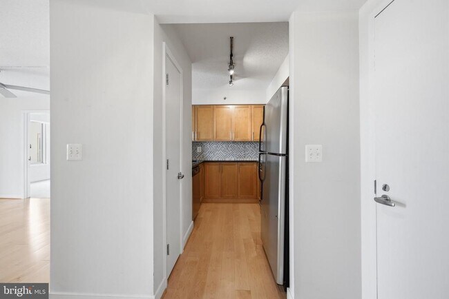 Building Photo - 7500 Woodmont Ave