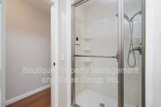 Building Photo - 235 Avenida Lobeiro