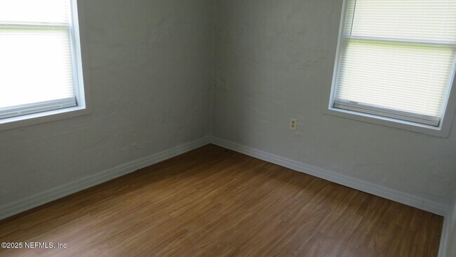 Building Photo - 5347 Baycrest Rd