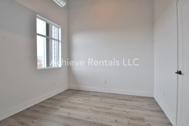 Building Photo - Westfield Lofts - Bay 12