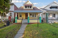 Building Photo - $1300/month bungalow