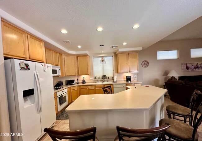 Building Photo - 2627 E Acoma Dr