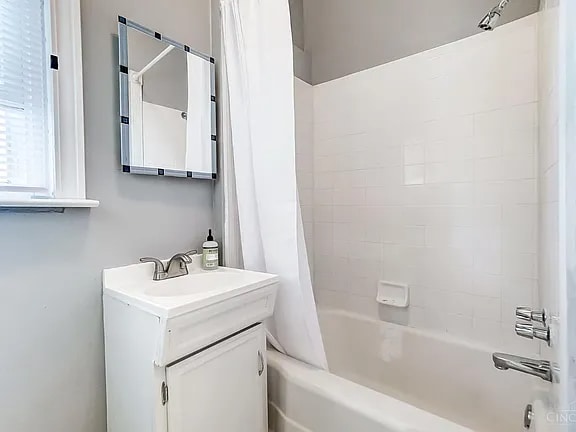 Building Photo - 3766 Isabella Ave