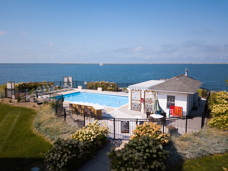 lakefront pool overlooking lake erie - The Shoreline