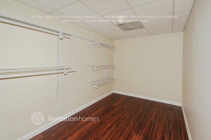 Building Photo - 1507 Locomotive Dr NE