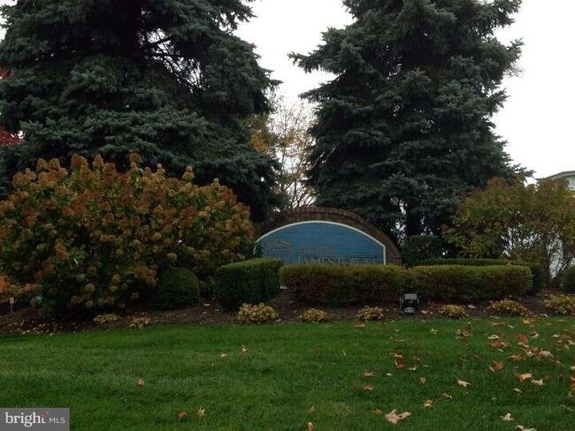 Building Photo - 137 Discovery Ct