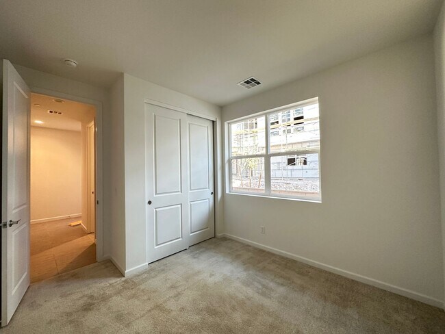 Building Photo - 3341 Esker Rdg Ave