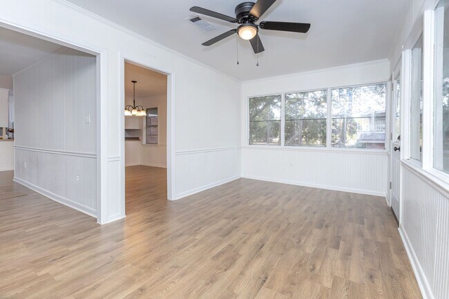 Building Photo - Home for Rent on the Bayou