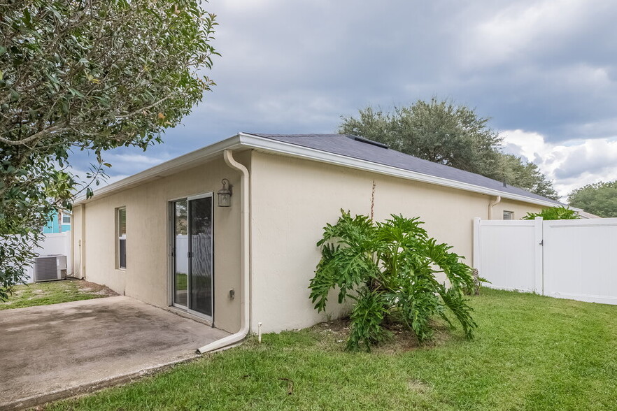 Building Photo - 12538 Bent Bay Trail