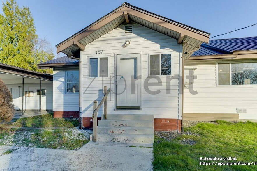 Building Photo - 351 Blake St