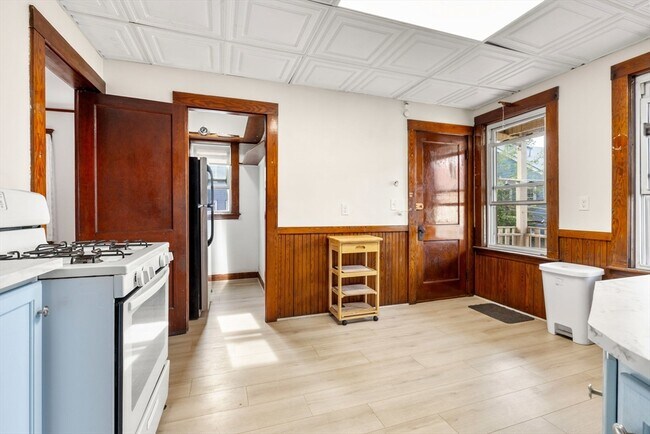 Building Photo - 11 Boylston St