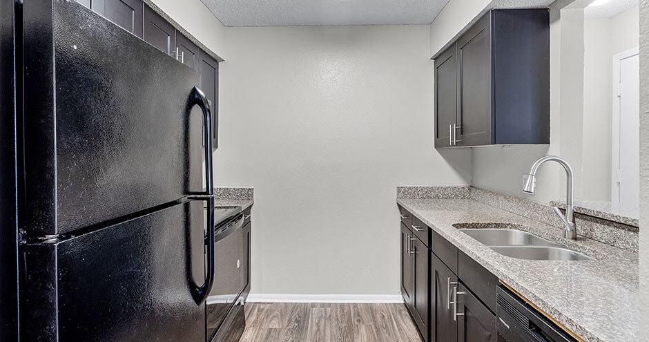 Primary Photo - The Oaks of Woodland Park Apartments