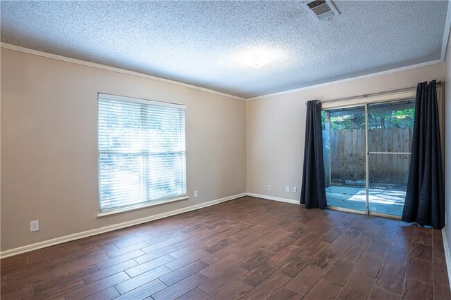 Building Photo - 9104 Quail Creek Dr