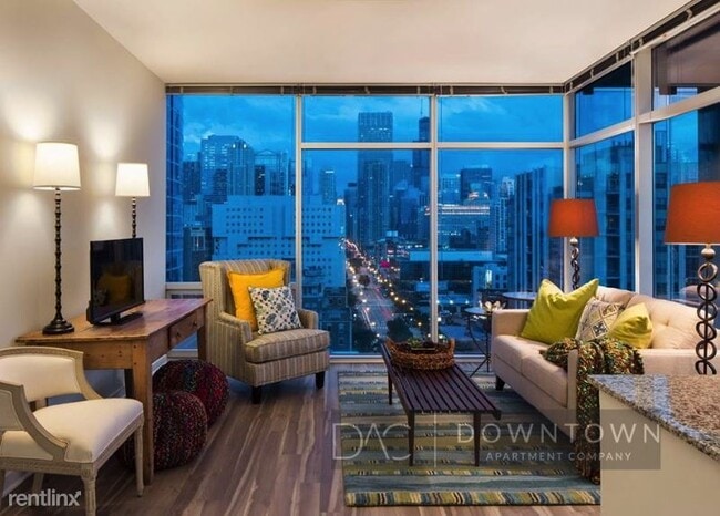 Building Photo - 1 br, 1 bath Apartment - 770 N La Salle Dr