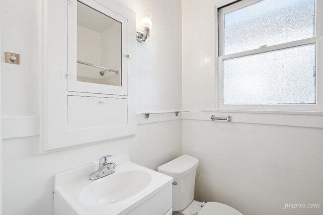 Building Photo - 2425 Fillmore St