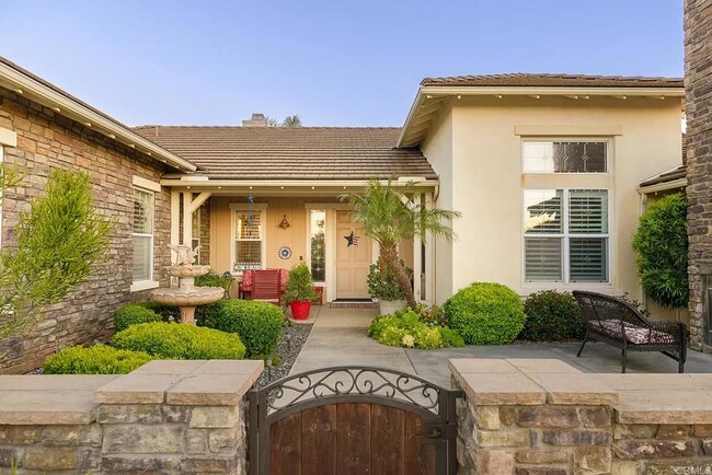 Building Photo - !!! RESORT-STYLE LIVING IN VALLEY VIEW EST...