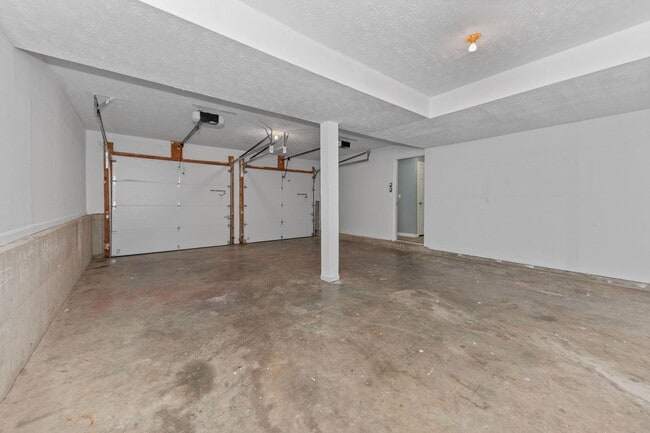 Building Photo - 2524 Aly Sheba Dr