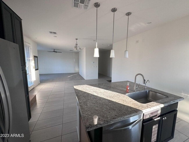 Building Photo - 1250 Abbey Ln